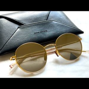 DIOR MIRRORED SUNGLASSES (USED). Good
conditions!